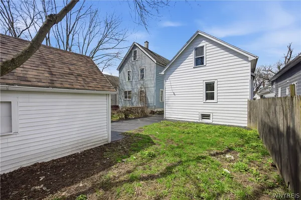 $179,900 | 207 Hagen Street, Buffalo, NY 14215