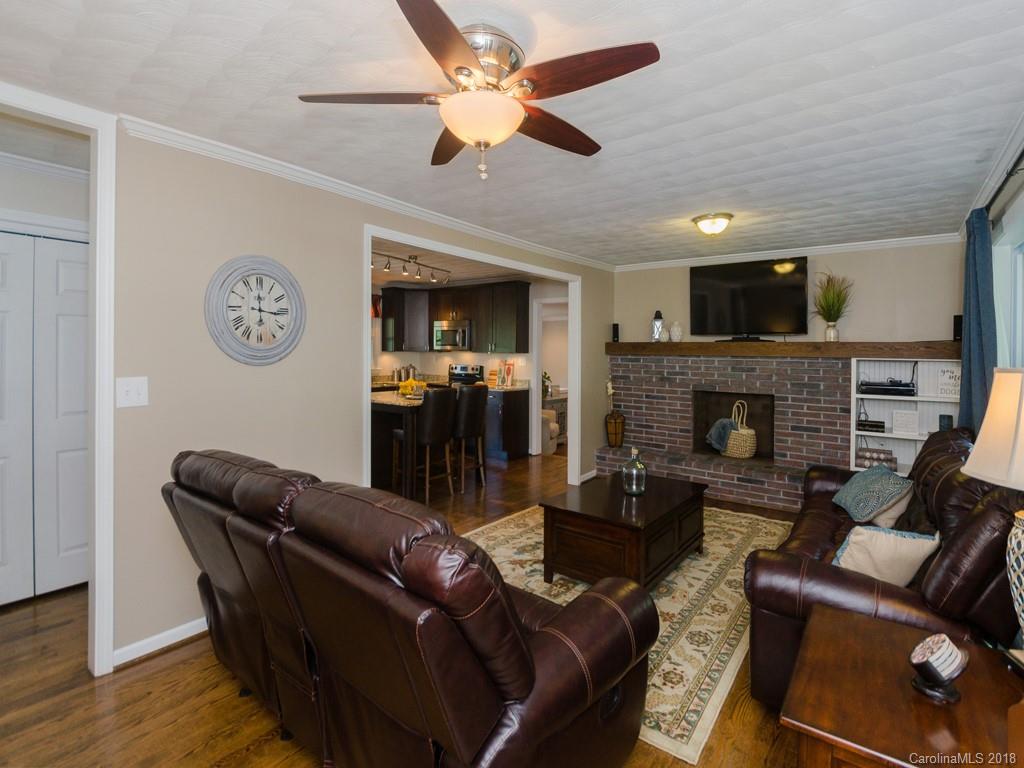 45 Boulder Drive Waynesville, NC 28786 - Photo 4 of 35