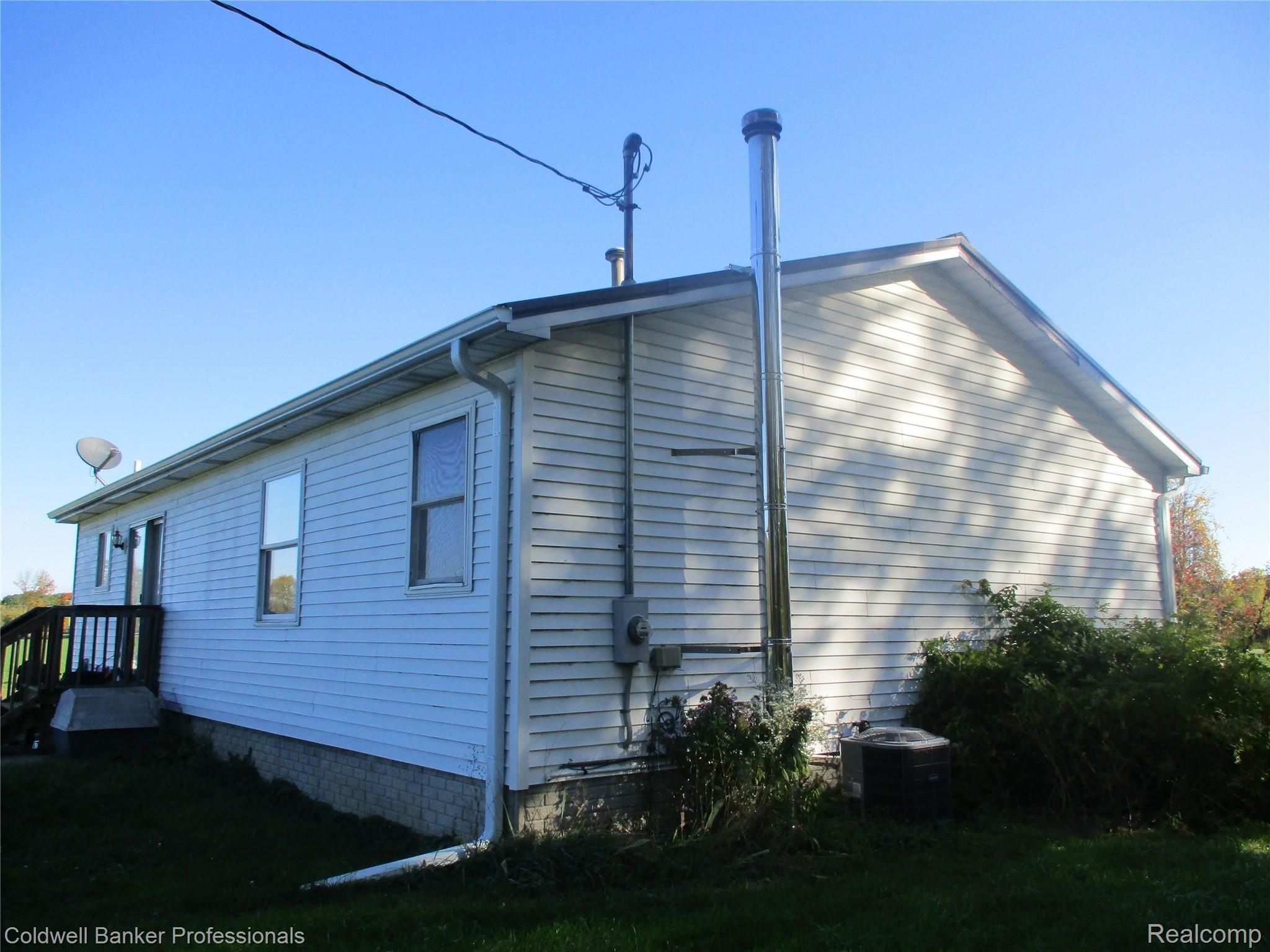 8818 Irish Road Millington, MI 48746 - Photo 26 of 27 Back.JPG