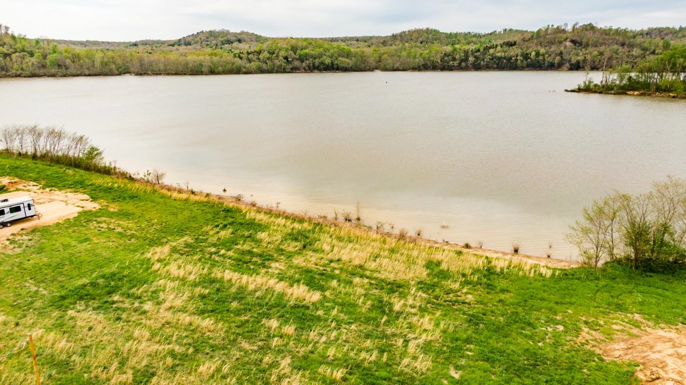 1823 Hardin Btm Road Clifton, TN 38425 - Photo 2 of 14 a view of lake and mountain