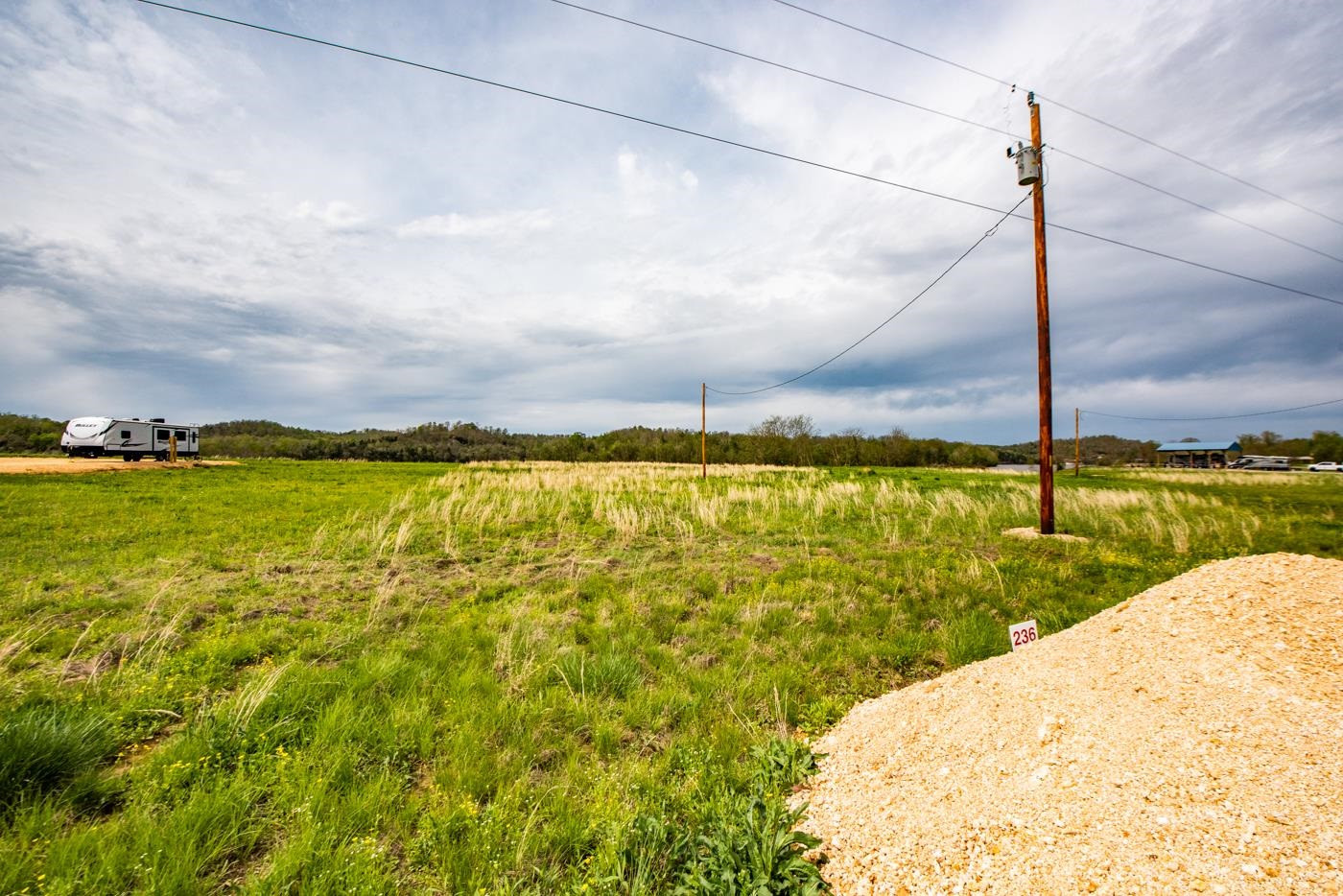 1823 Hardin Btm Road Clifton, TN 38425 - Photo 3 of 14 a view of an ocean from a balcony