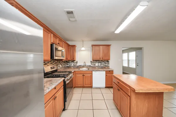 $2,200 | 21710 Oriole Trail, Humble, TX 77338
