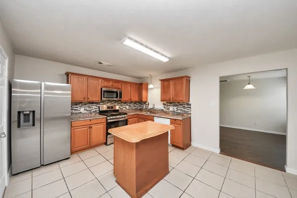 $2,100 | 21710 Oriole Trail, Humble, TX 77338