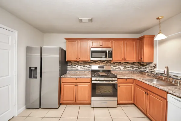 $2,200 | 21710 Oriole Trail, Humble, TX 77338