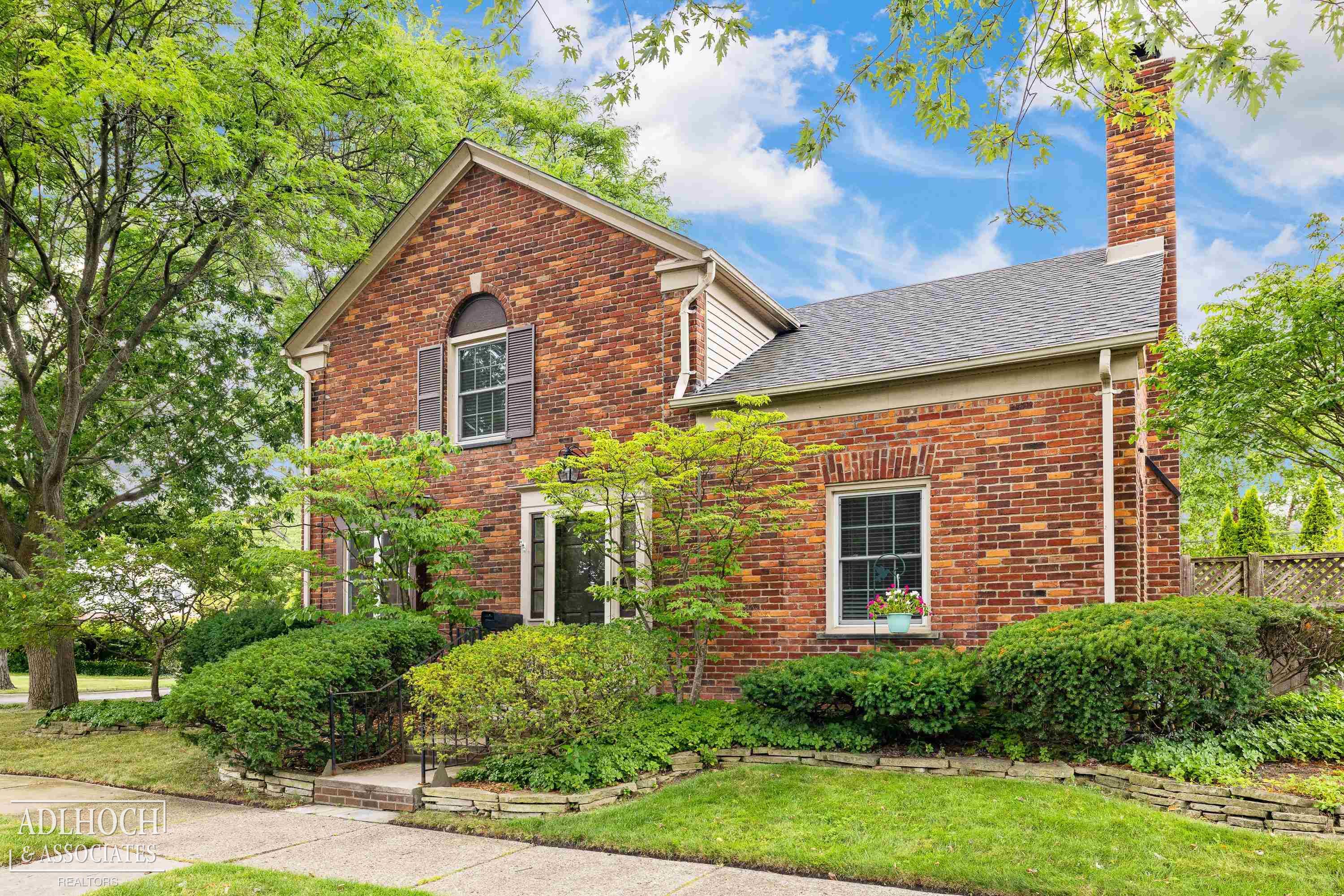 380 Merriweather Road Grosse Pointe Farms, MI 48236 - Photo 1 of 25