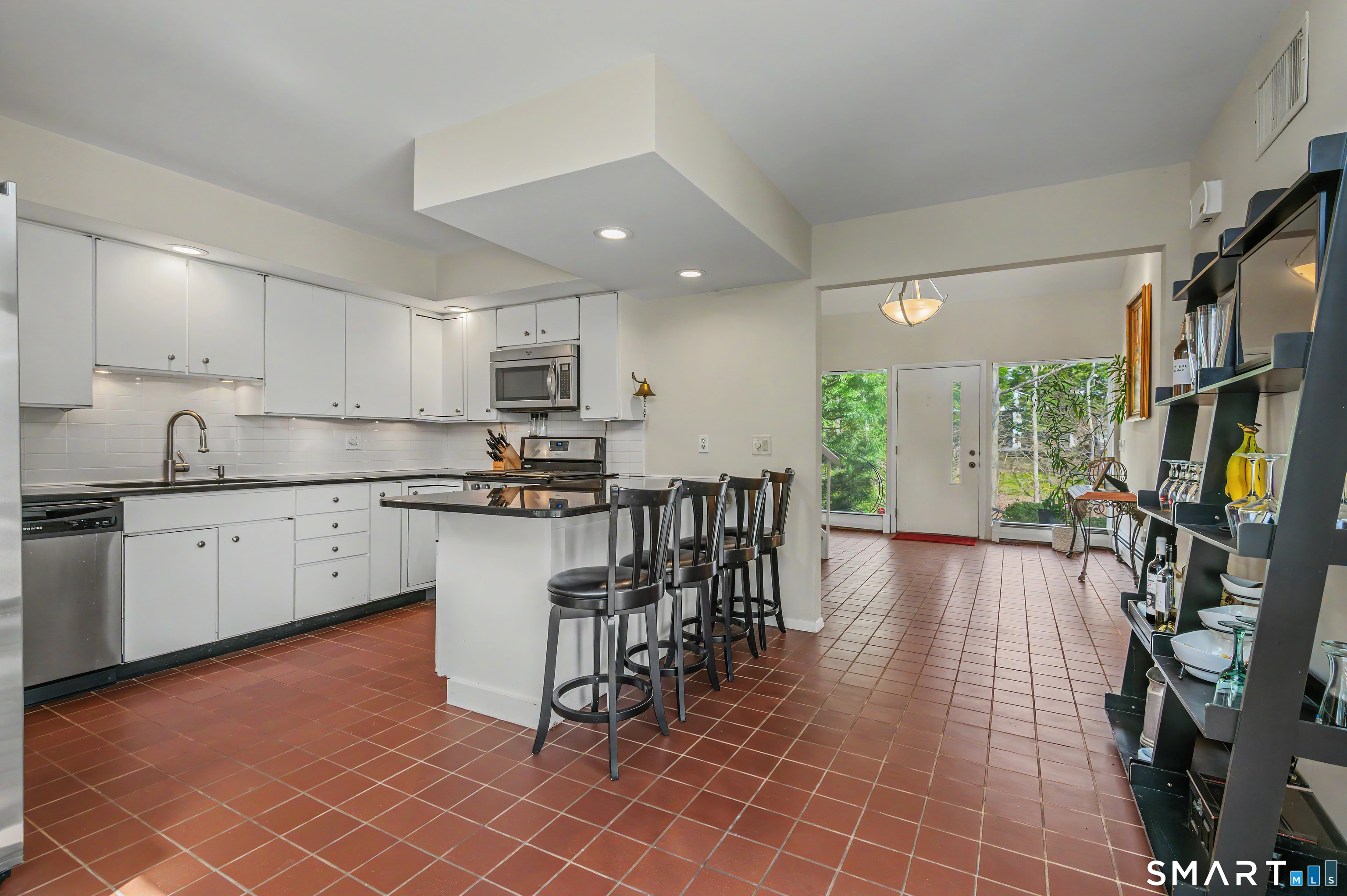 216 Silver Spring Road Wilton, CT 06897 - Photo 12 of 33