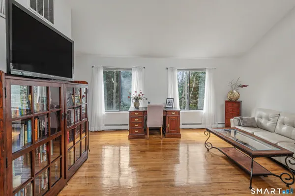 $995,000 | 216 Silver Spring Road, Wilton, CT 06897