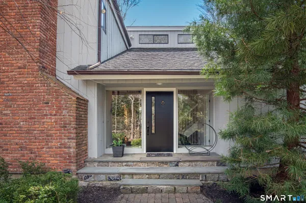 $995,000 | 216 Silver Spring Road, Wilton, CT 06897