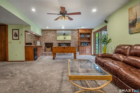 $995,000 | 216 Silver Spring Road, Wilton, CT 06897