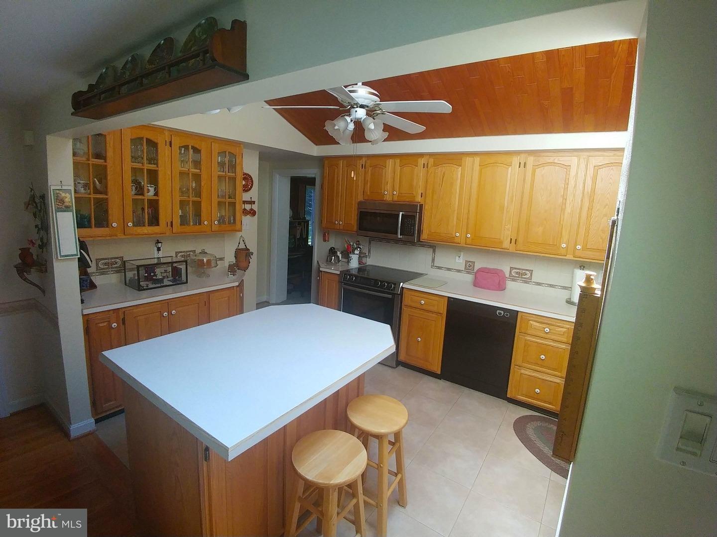 21 Elfreth Road Huntingdon Valley, PA 19006 - Photo 3 of 13 Kitchen
