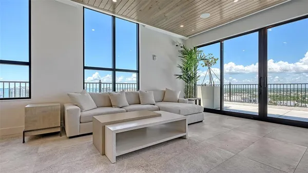 $4,500 | 33 South Palm Avenue, Unit 1303, Sarasota, FL 34236