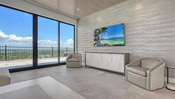 $4,500 | 33 South Palm Avenue, Unit 1303, Sarasota, FL 34236