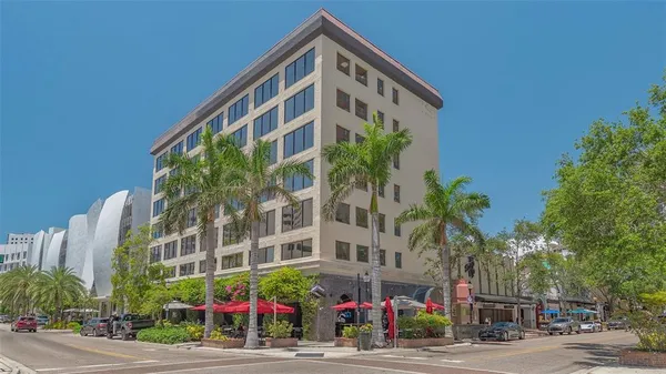 $4,500 | 33 South Palm Avenue, Unit 1303, Sarasota, FL 34236
