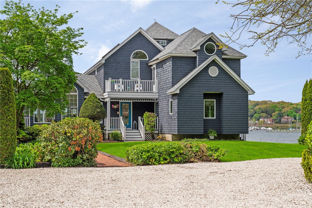 76 Melbourn Road Warwick, RI 02886 - Photo 3 of 27