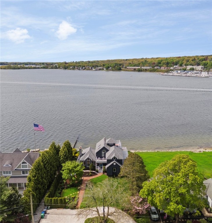 76 Melbourn Road Warwick, RI 02886 - Photo 5 of 27