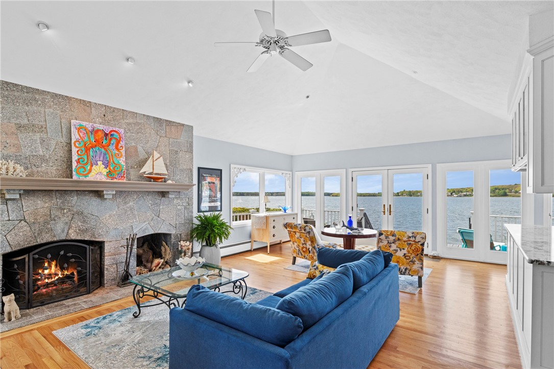 76 Melbourn Road Warwick, RI 02886 - Photo 8 of 27