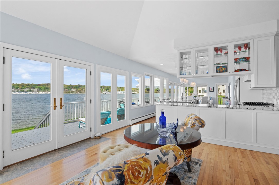 76 Melbourn Road Warwick, RI 02886 - Photo 10 of 27