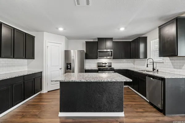 $1,900 | 177 Sage Sparrow, San Antonio, TX 78253