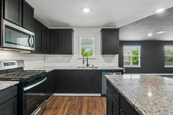 $1,900 | 177 Sage Sparrow, San Antonio, TX 78253