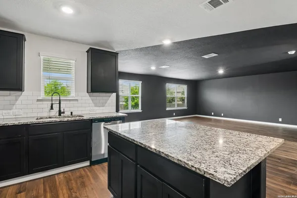 $1,900 | 177 Sage Sparrow, San Antonio, TX 78253