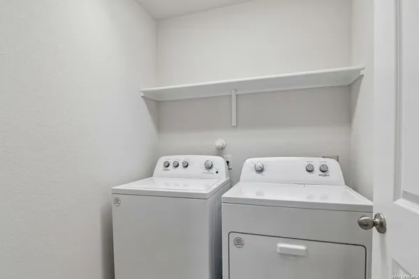 $1,900 | 177 Sage Sparrow, San Antonio, TX 78253