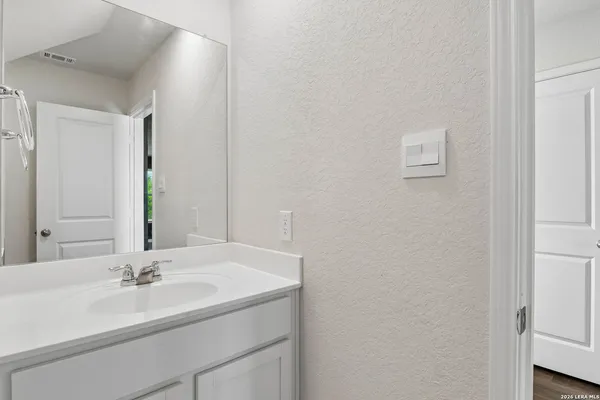 $1,900 | 177 Sage Sparrow, San Antonio, TX 78253