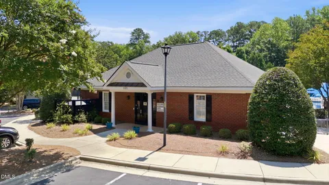 $895,000 | 215 Lansbrooke Lane, Apex, NC 27502