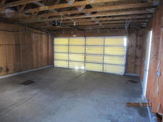 1032 Pershing Boulevard Clinton, IA 52732 - Photo 13 of 19 Gallery Image 13