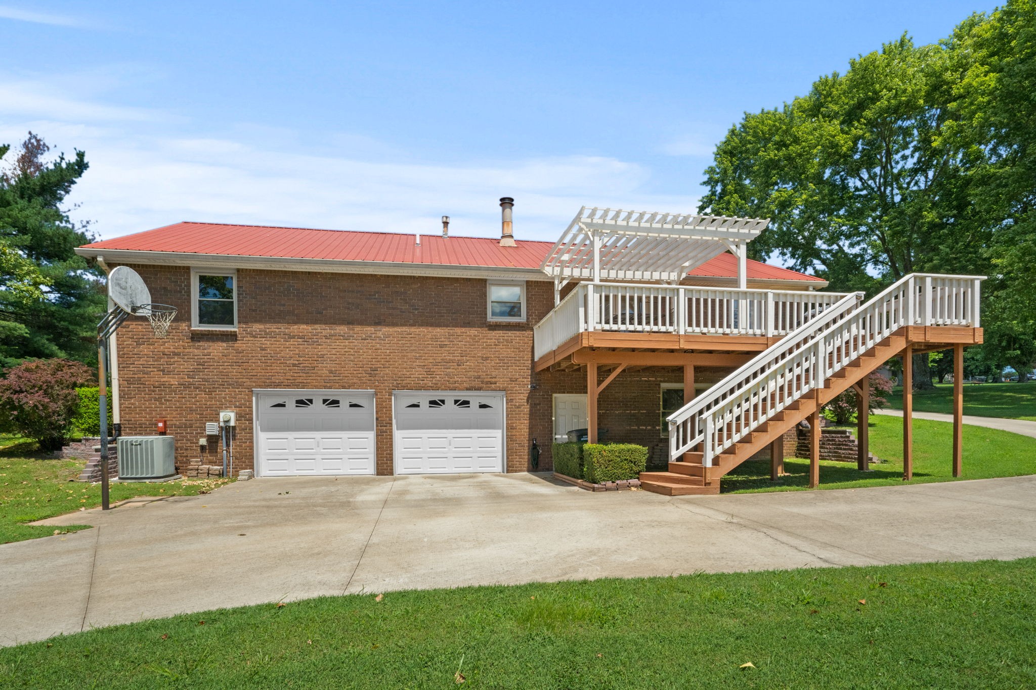 666 Lakeside Drive Springfield, TN 37172 - Photo 51 of 67 a view of a house with a yard