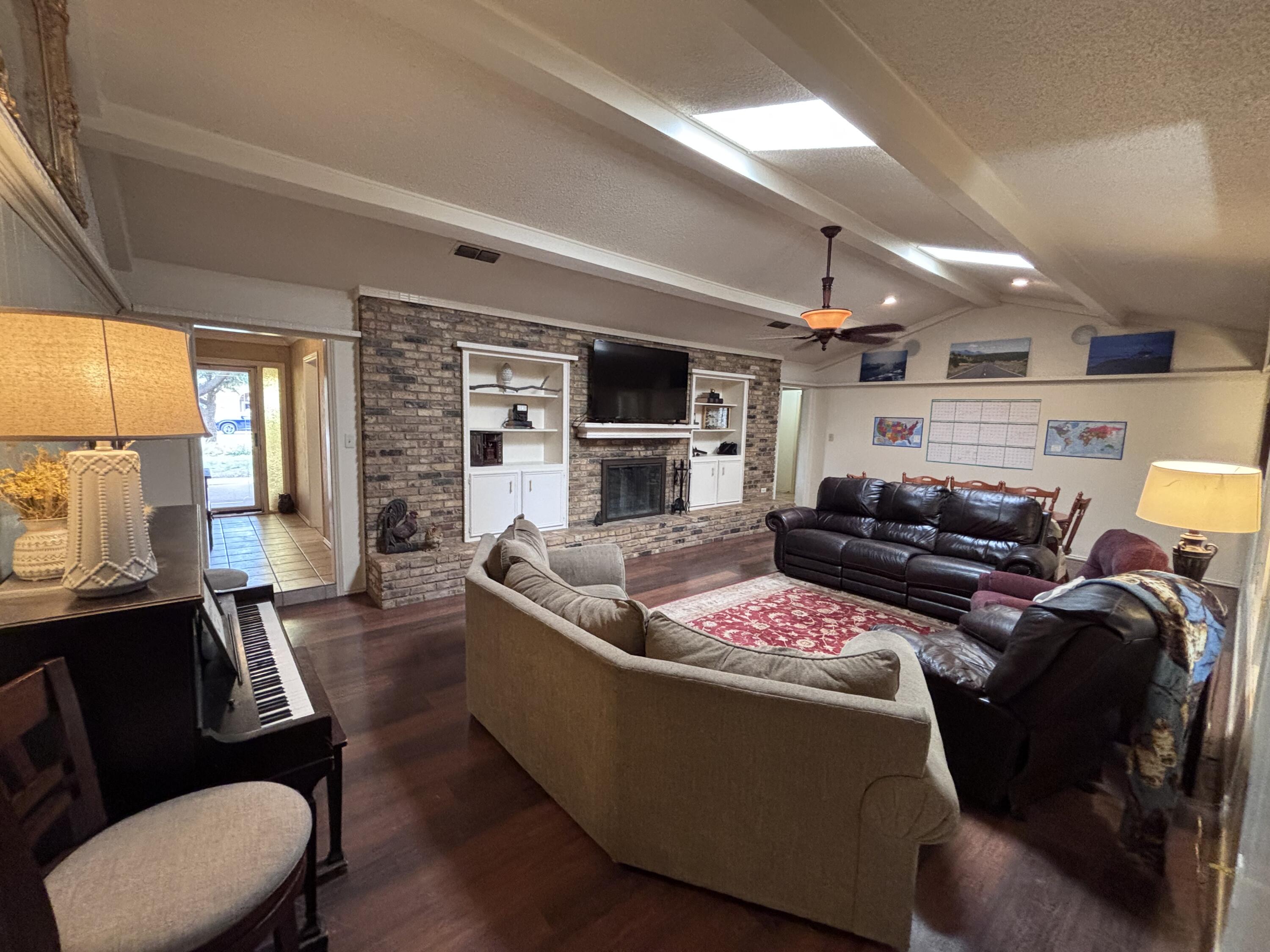3608 76th Street Lubbock, TX 79423 - Photo 6 of 28 built-ins