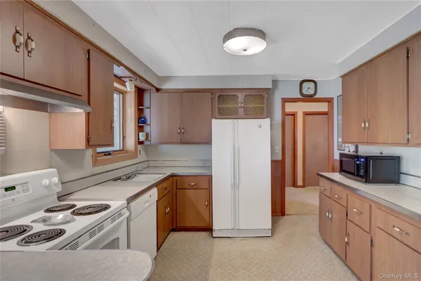 $599,990 | 276 Woodlawn Avenue, St. James, NY 11780