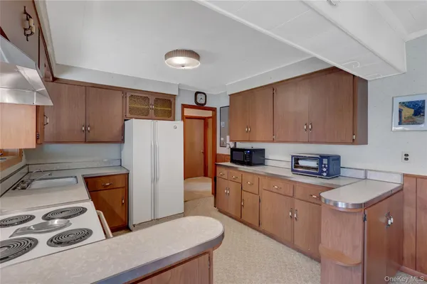 $599,990 | 276 Woodlawn Avenue, St. James, NY 11780