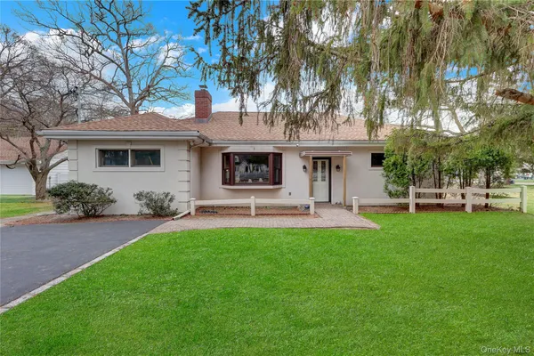 $599,990 | 276 Woodlawn Avenue, St. James, NY 11780