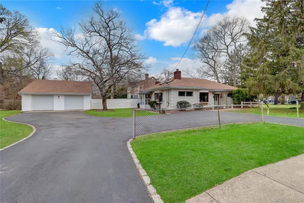 $599,990 | 276 Woodlawn Avenue, St. James, NY 11780