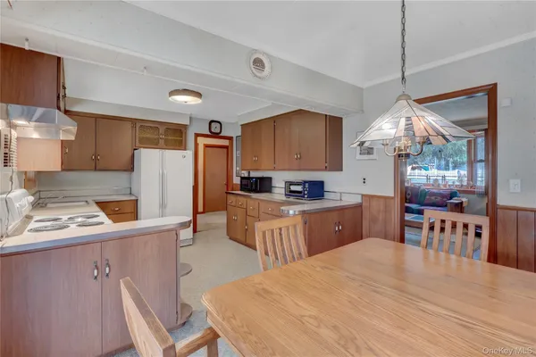 $599,990 | 276 Woodlawn Avenue, St. James, NY 11780