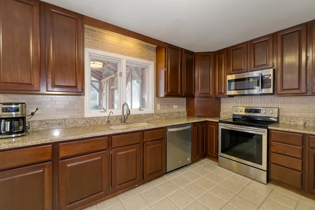 $550,000 | 41W801 Northway Drive, Elburn, IL 60119