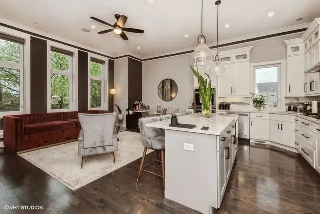 $445,000 | 4730 South Champlain Avenue, Unit 3, Chicago, IL 60615