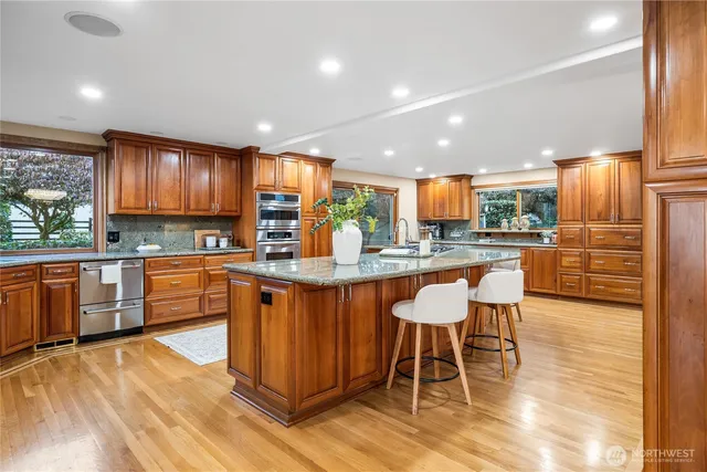 $7,599,000 | 106 Cascade Key, Bellevue, WA 98006