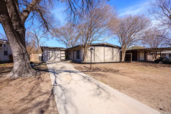 $169,700 | 5119 Vlg Crst Drive, San Antonio, TX 78218