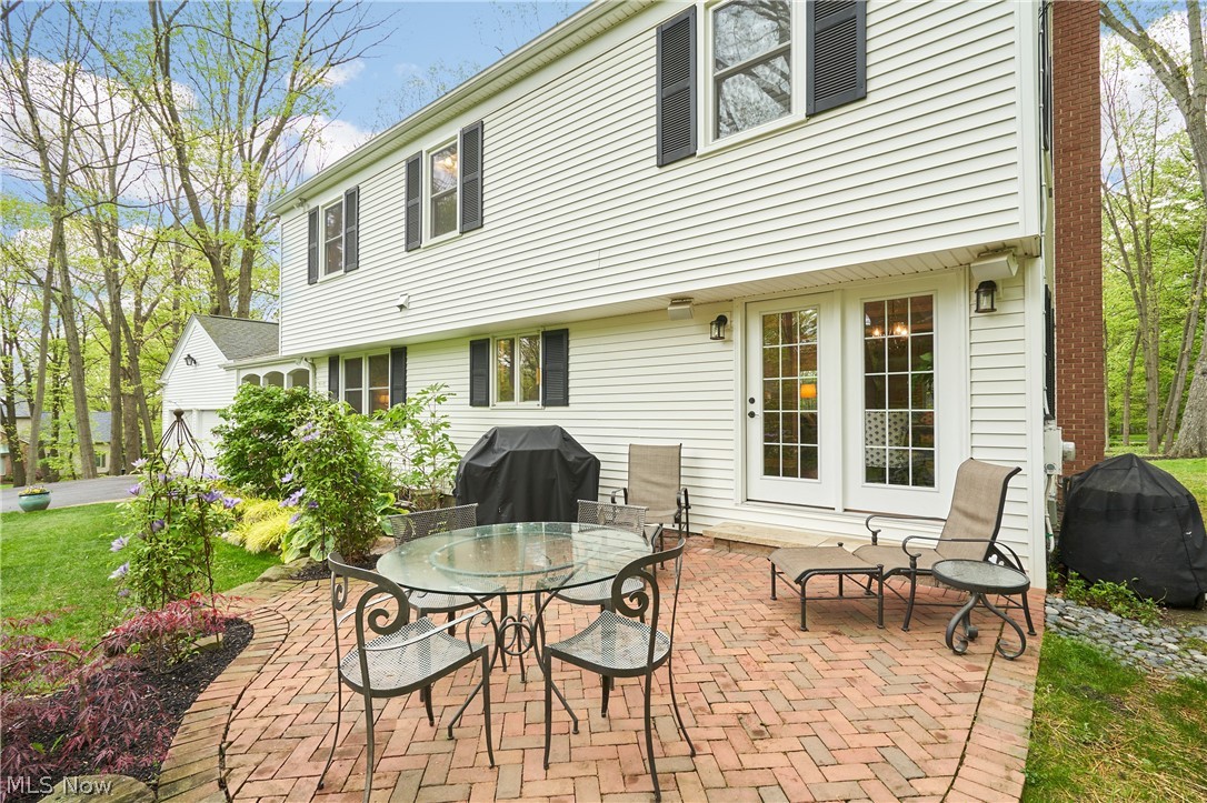475 Somerset Road Akron, OH 44313 - Photo 25 of 30 Great space for entertaining or relaxing with your family!