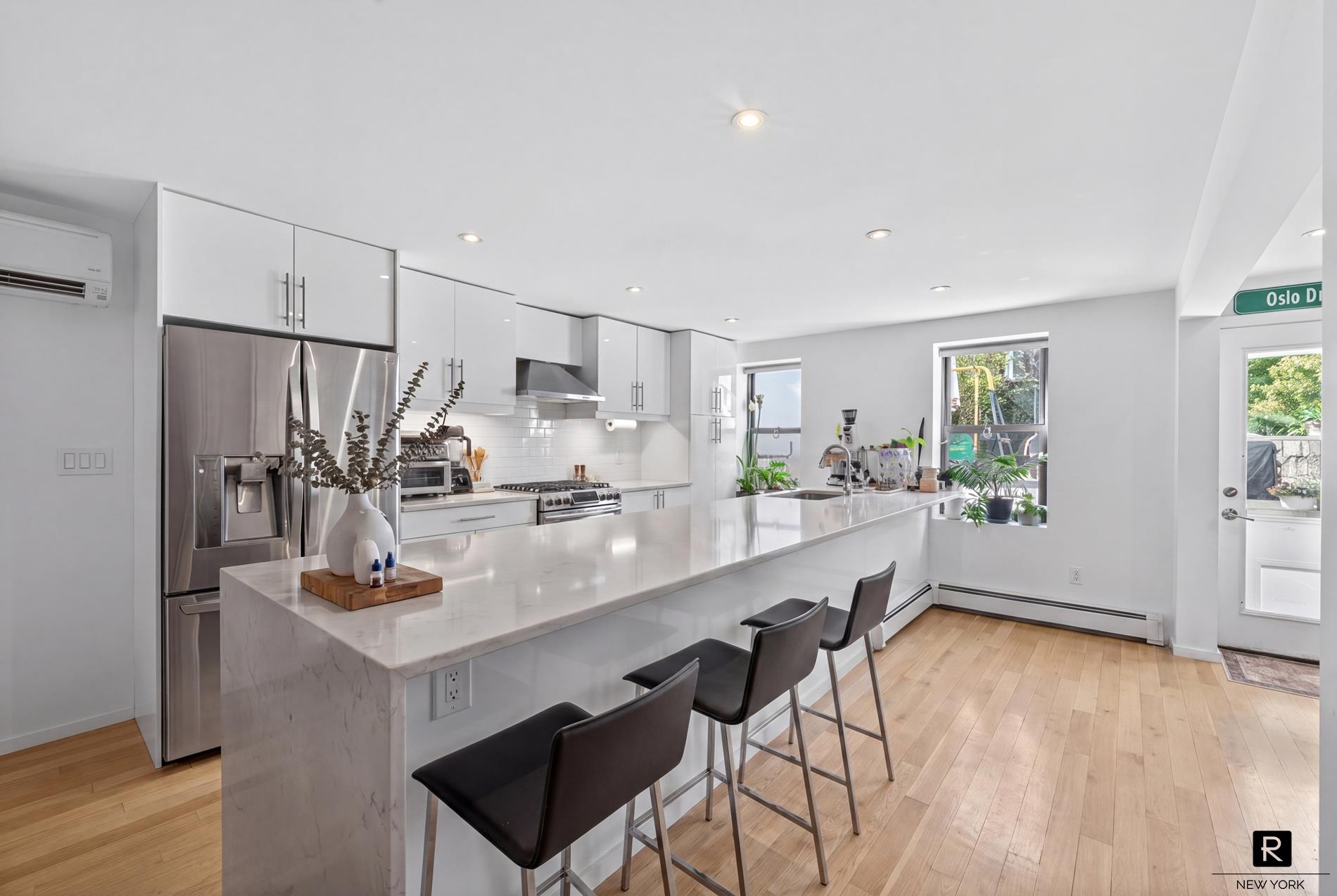 497 Hart Street Brooklyn, NY 11221 - Photo 3 of 21