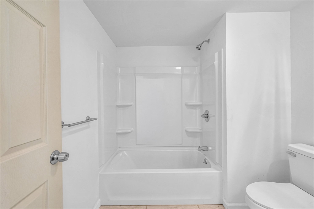 75 Shamrock Street Springfield, MA 01108 - Photo 36 of 42