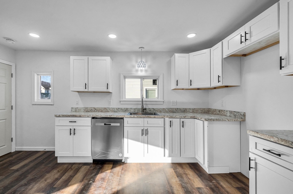 75 Shamrock Street Springfield, MA 01108 - Photo 6 of 42