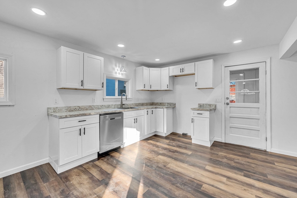 75 Shamrock Street Springfield, MA 01108 - Photo 7 of 42