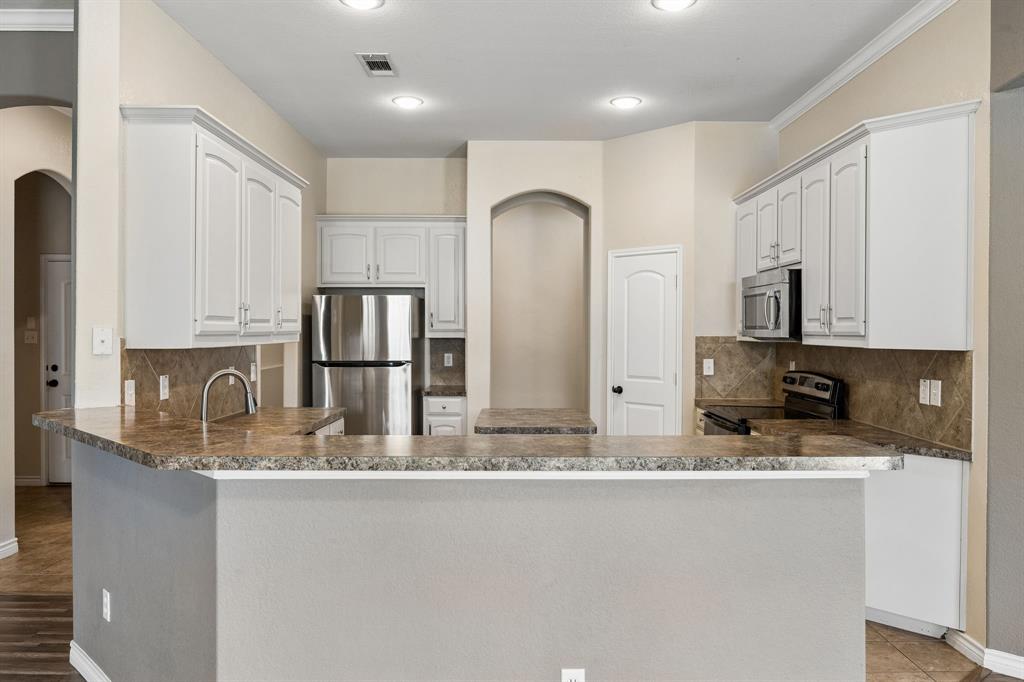 425 Corriente Trail Azle, TX 76020 - Photo 12 of 29