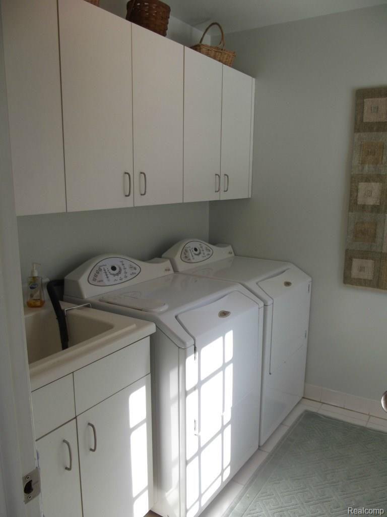 929 Hemlock Drive Rochester, MI 48307 - Photo 9 of 34 DSCF3065.jpg