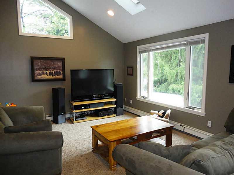 205 Thompsonville Road Canonsburg, PA 15317 - Photo 2 of 25 Family Room.