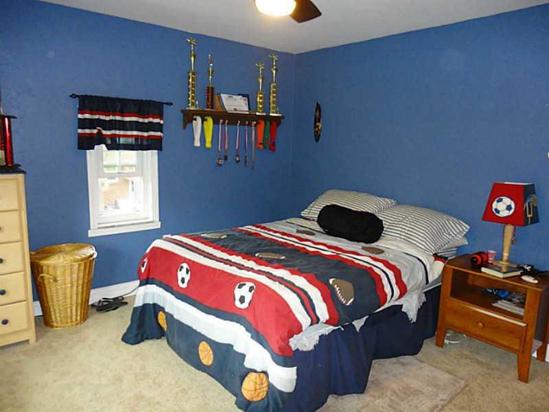 205 Thompsonville Road Canonsburg, PA 15317 - Photo 16 of 25 Bedroom.
