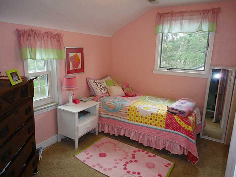 205 Thompsonville Road Canonsburg, PA 15317 - Photo 17 of 25 Bedroom.