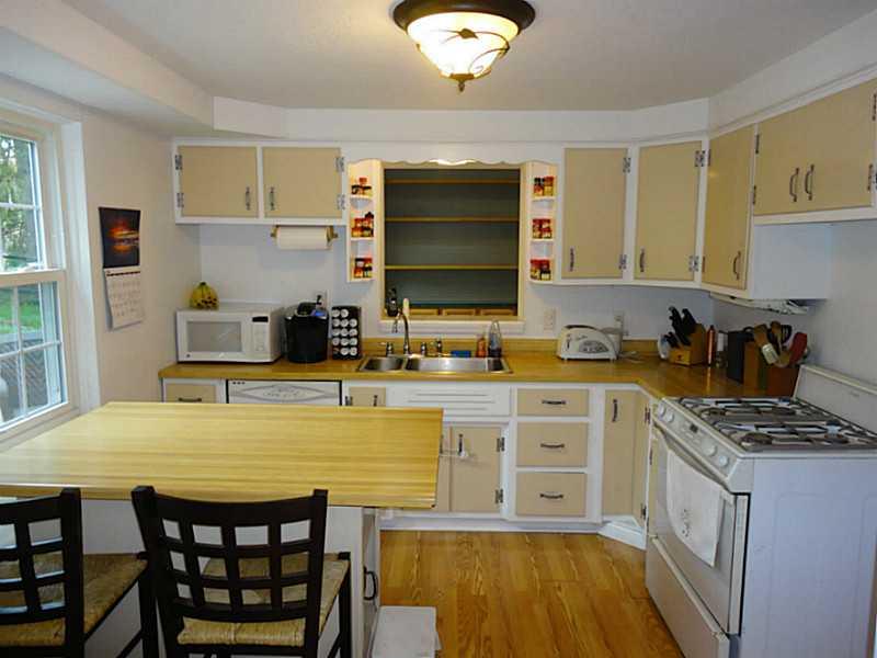 205 Thompsonville Road Canonsburg, PA 15317 - Photo 10 of 25 Kitchen.